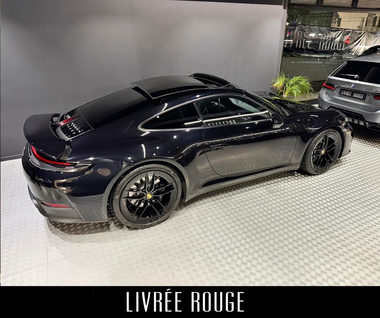 Porsche 911 Carrera 992 . 2