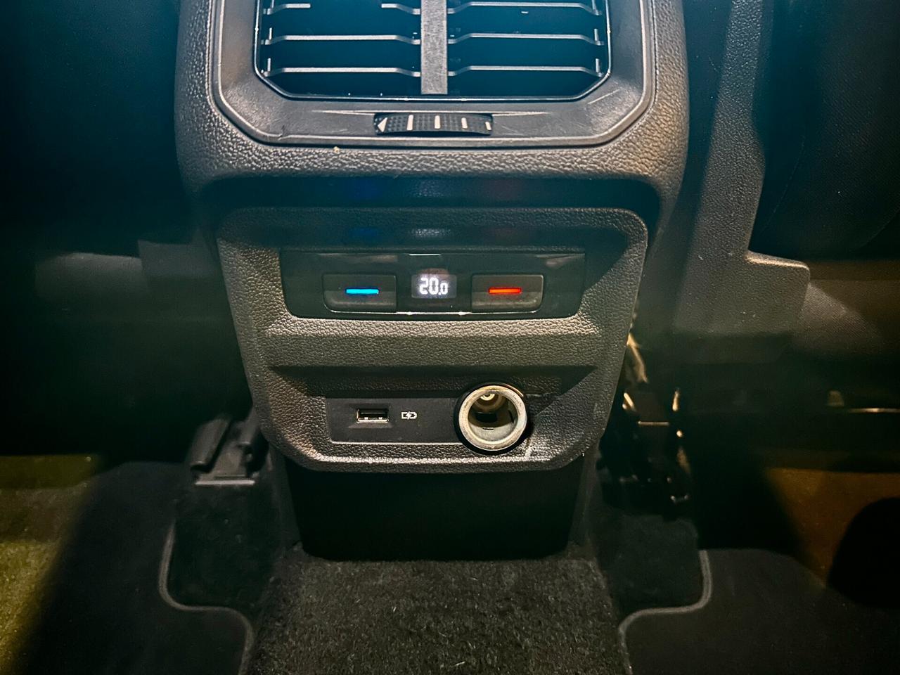 Volkswagen Tiguan 2.0 TDI SCR 4MOTION Business BlueMotion Technology