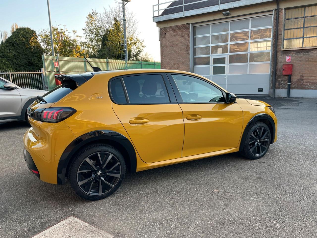 Peugeot 208 130 CV GT AUTOMATICA- FULL SERVICE Peugeot- UNICO PROPRIETARIO