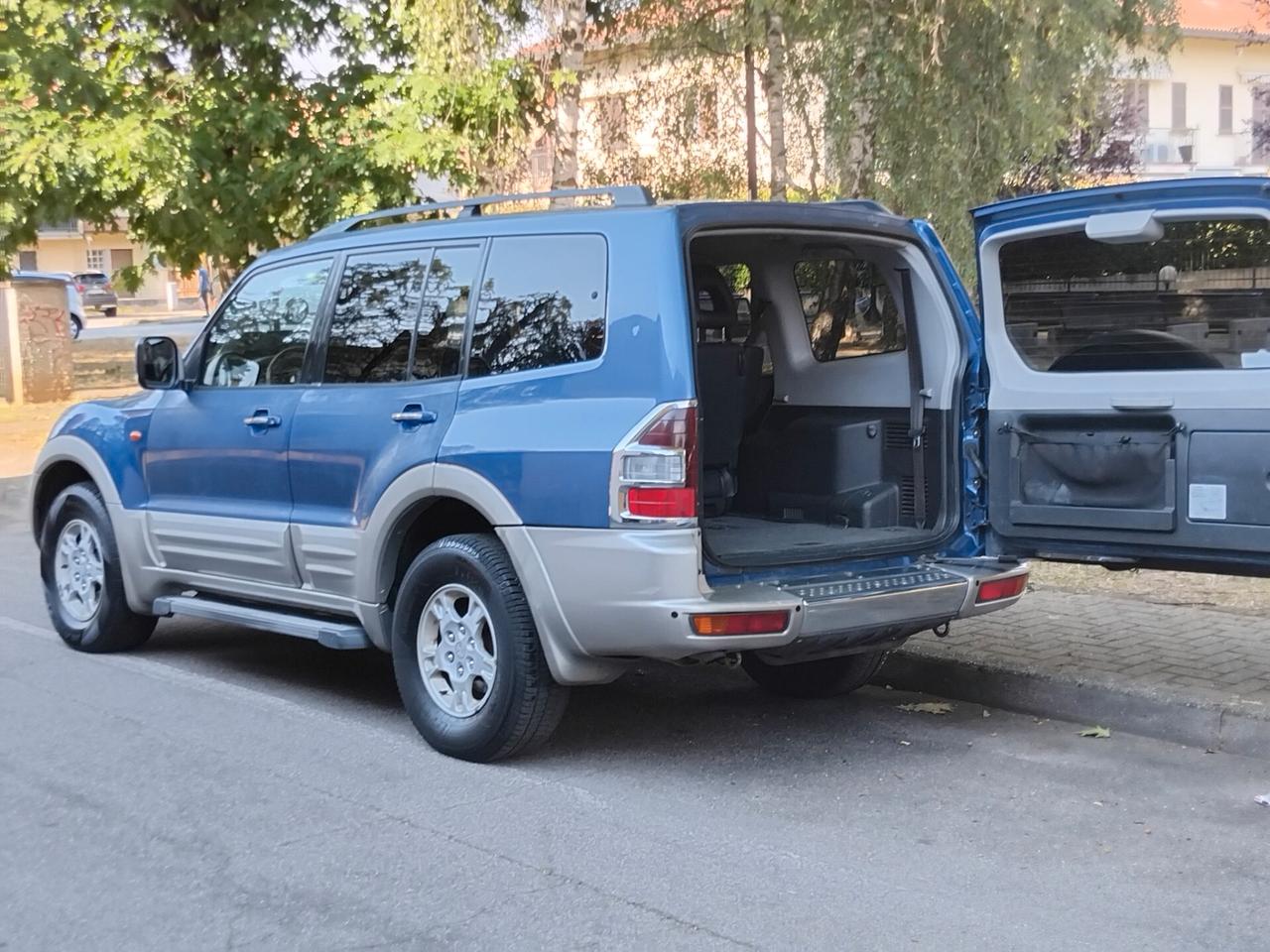 Mitsubishi Pajero 3.2 16V DI-D 7POSTI. GLS2 CAMBIO AUTOMATICO