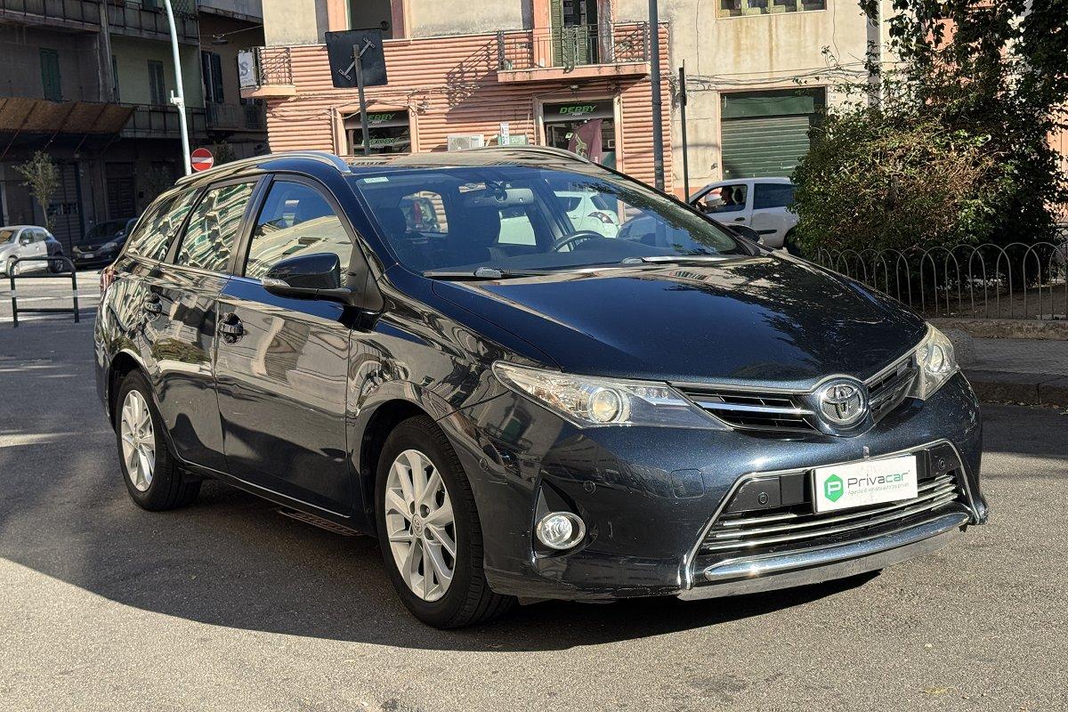 TOYOTA Auris Touring Sports 1.4 D-4D Lounge