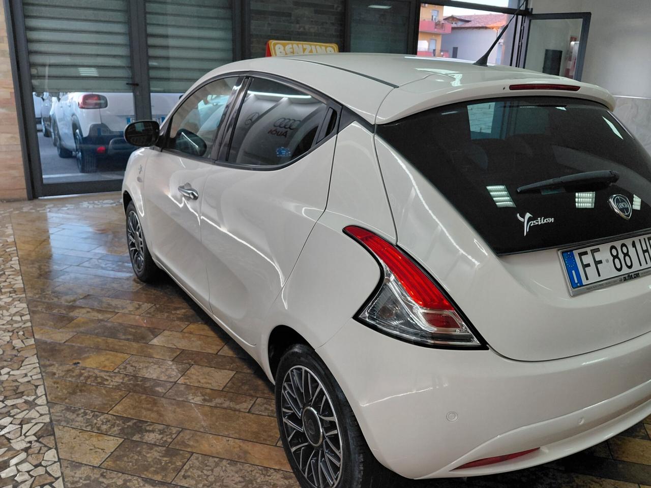 Lancia Ypsilon 1.2 69 CV 5 porte Mya soli 96000 km