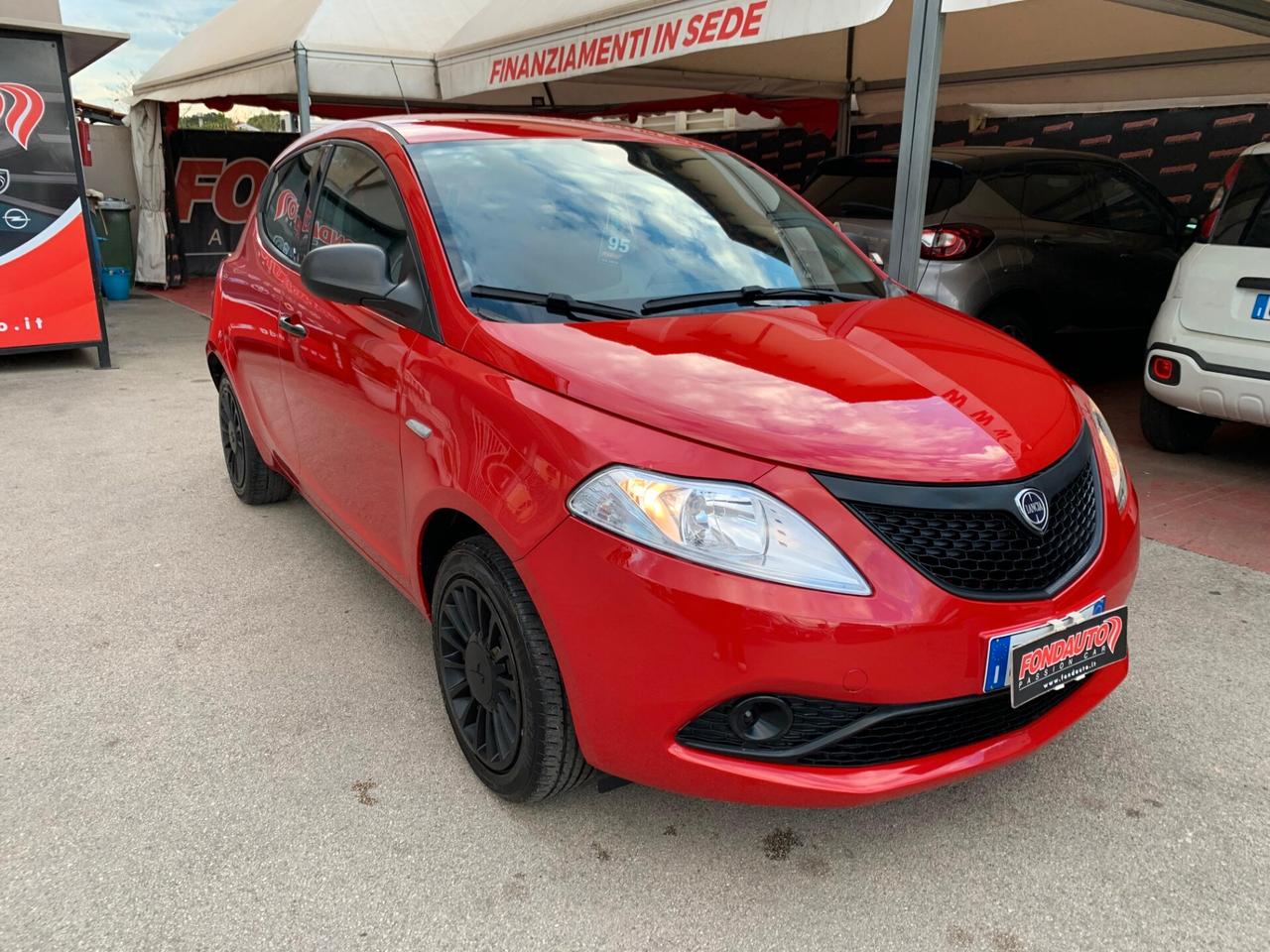 Lancia Ypsilon 1.2 69 CV 5 porte Elefantino Blu