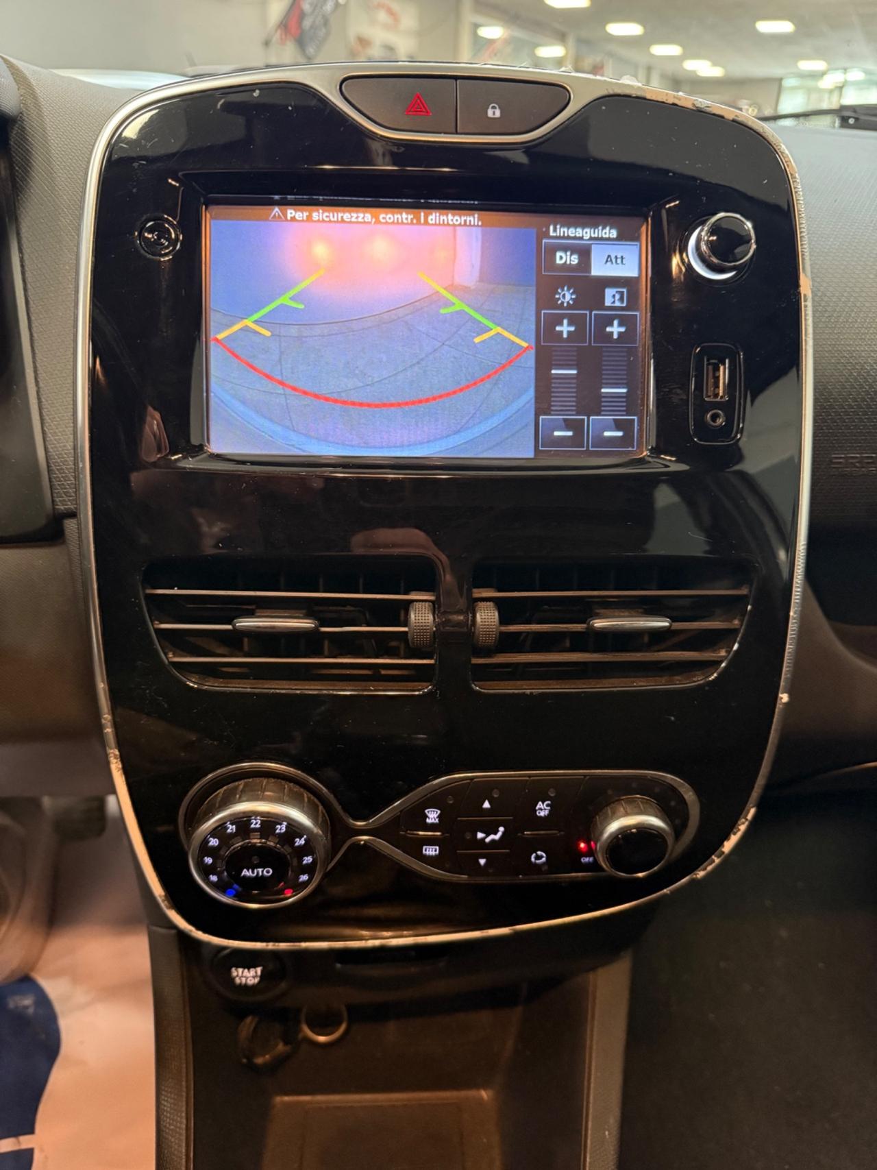 Renault Clio 1.5 dCi 8V 75CV 5p. Costume National