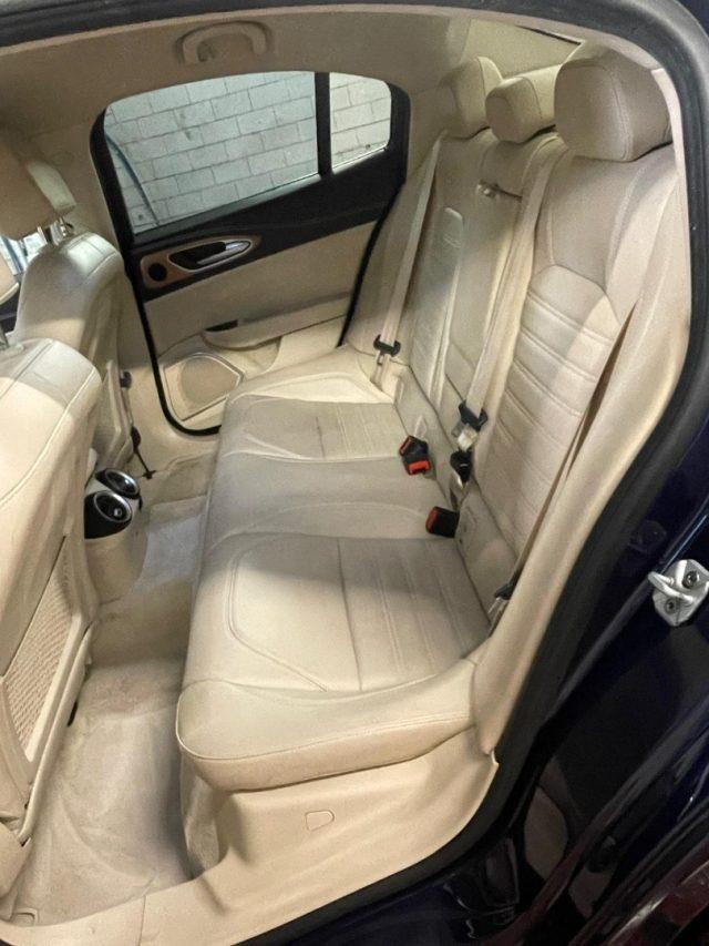 ALFA ROMEO Giulia 2.2 Turbodiesel 210 CV AT8 AWD Q4 Veloce