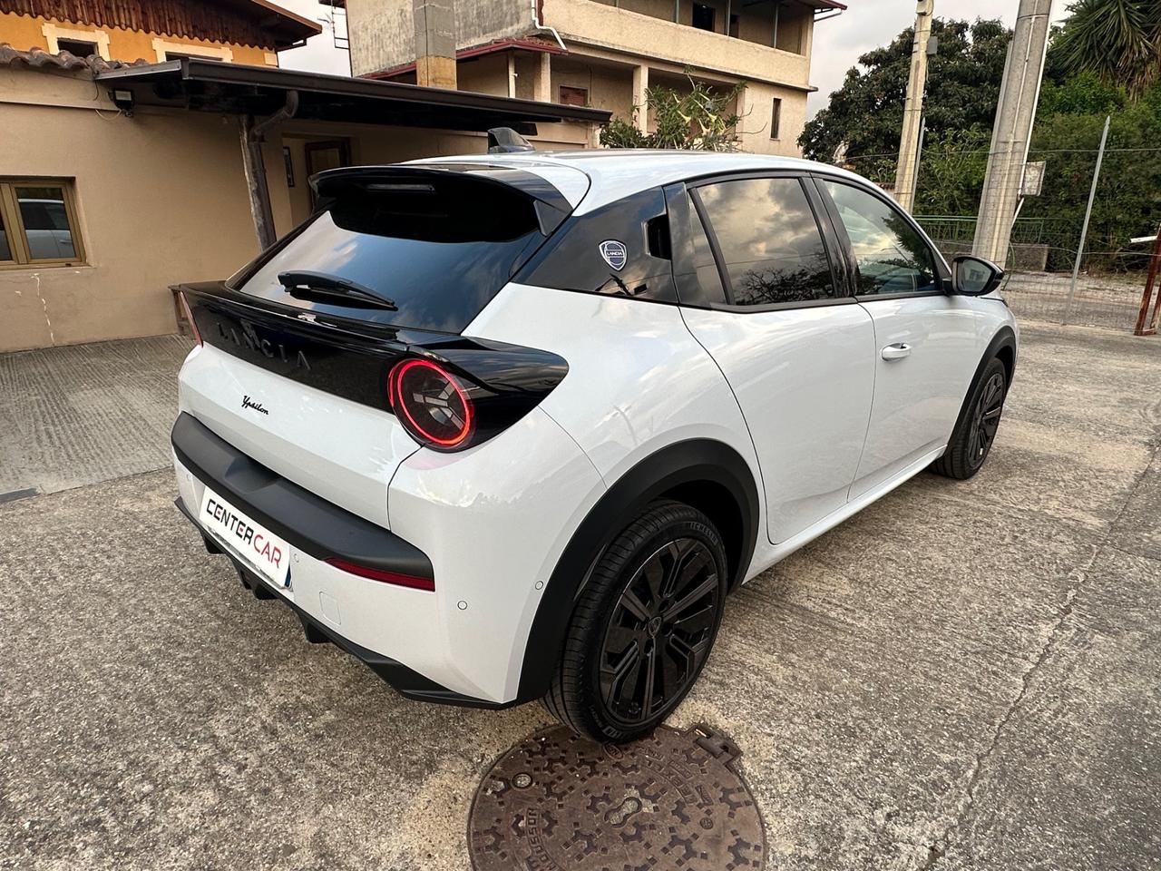 Lancia Ypsilon Hybrid e-DCT HF Line