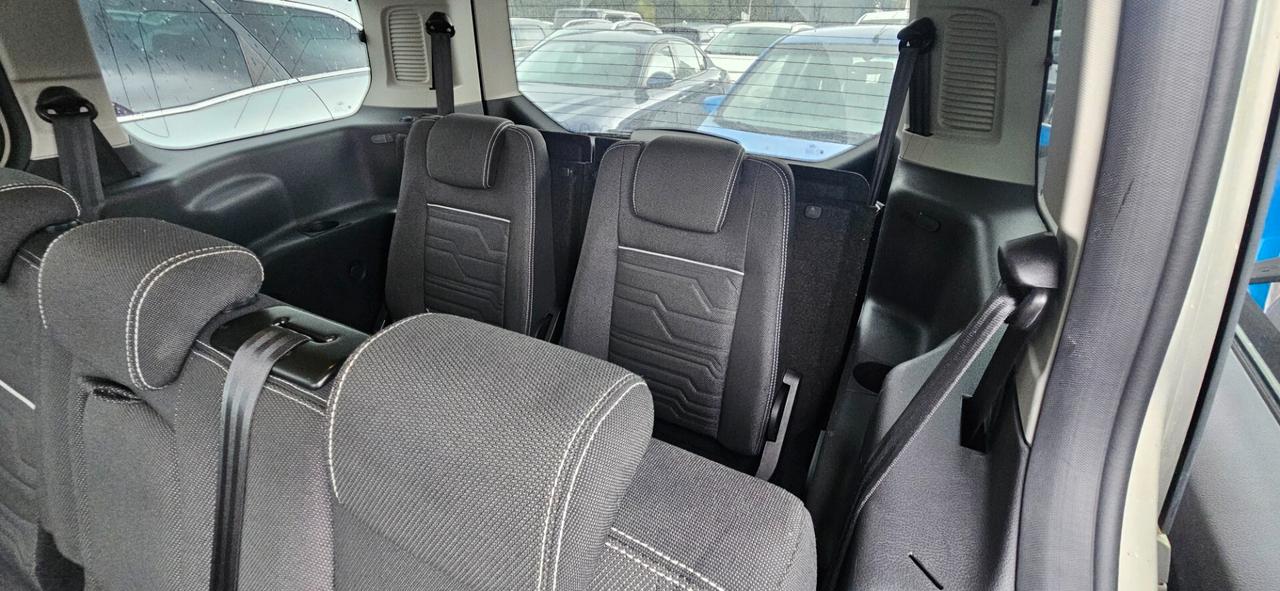 Ford Tourneo Connect maxi 7 posti 1.5 TDCi 120 CV Titanium