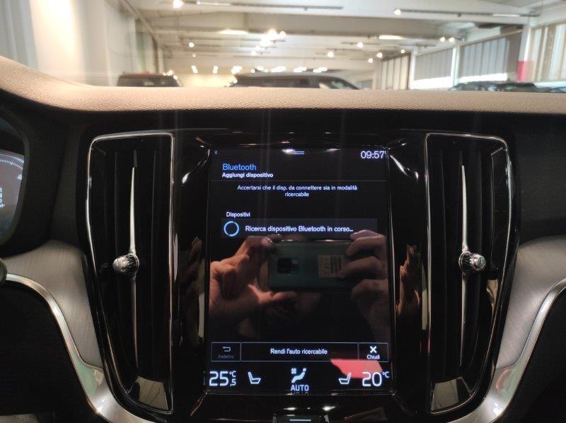 VOLVO V60 (2018-->) - V60 B4 (d) Geartronic Momentum Business