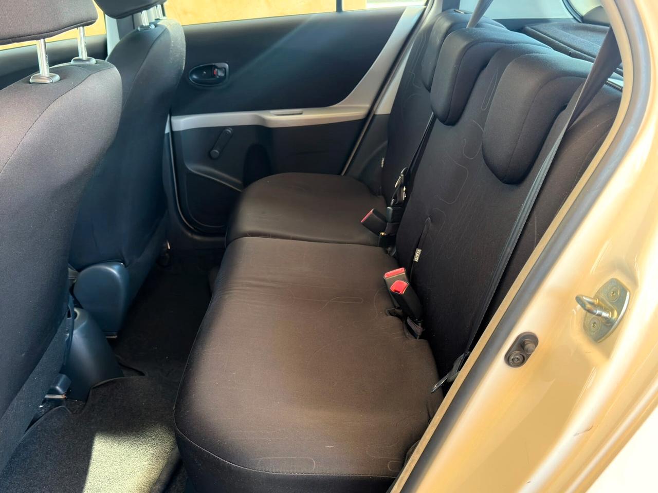 Toyota Yaris 1.0 5 porte Sol