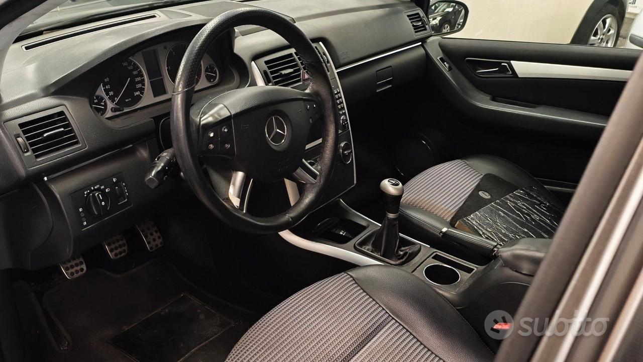 Mercedes B200 Sport motore rigenerato