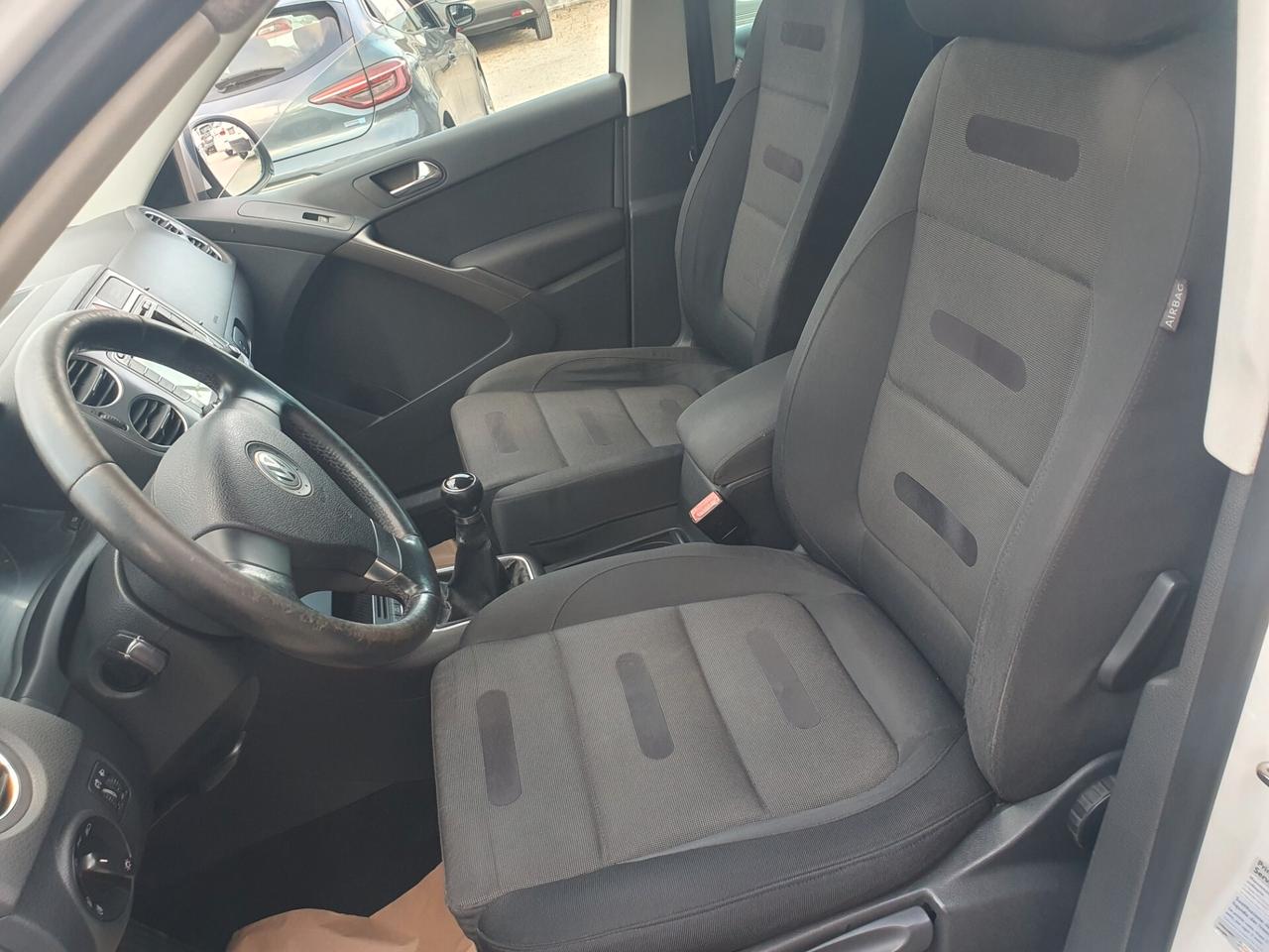 Volkswagen Tiguan 2.0 16V TDI DPF Sport & Style (18°)