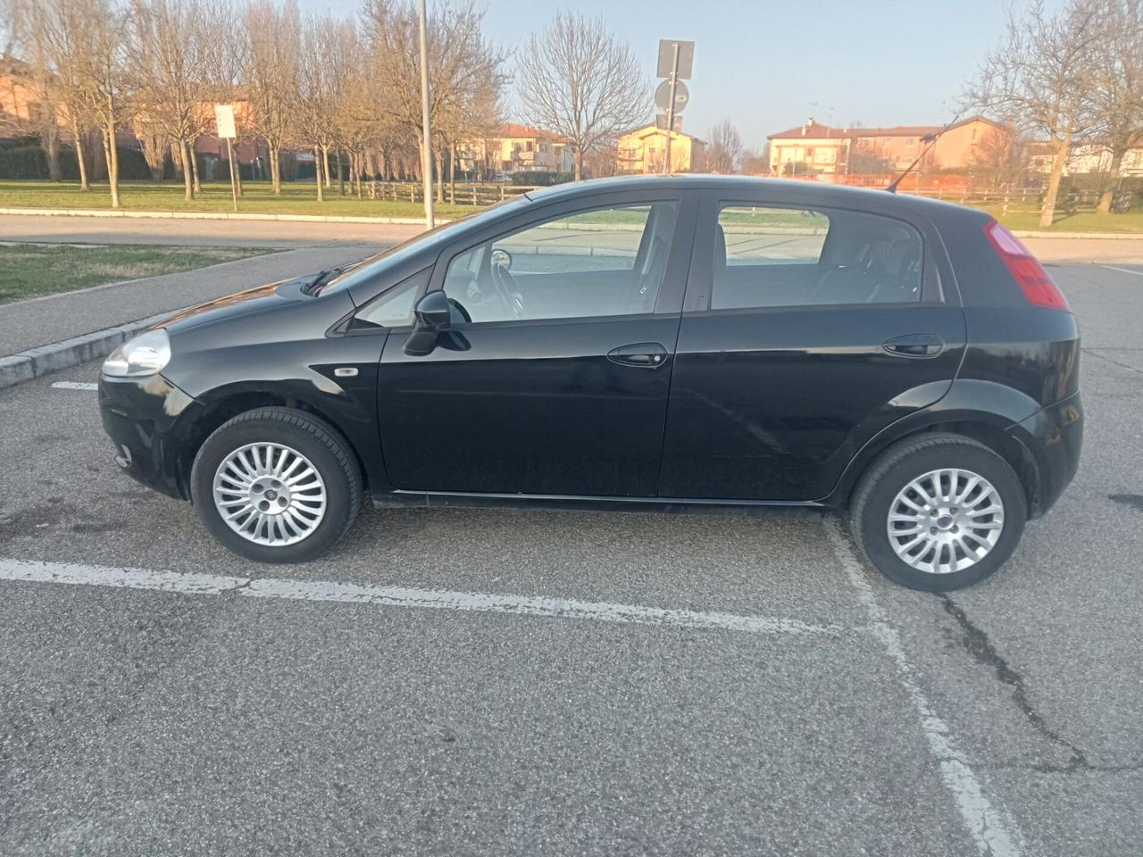 Fiat Grande Punto 1.4 - 5 porte Natural Power OK Neopatentati