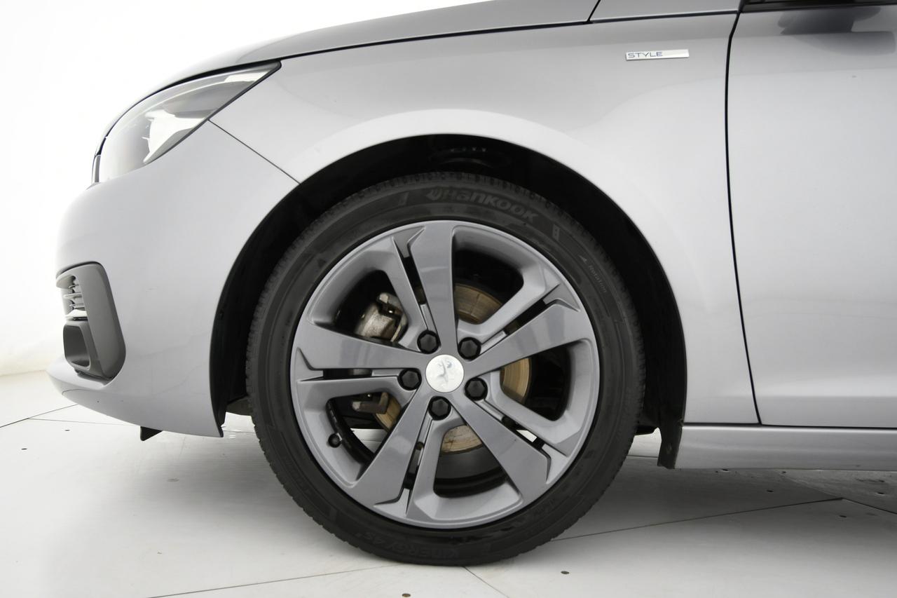 PEUGEOT 308 5p 1.5 bluehdi Business s&s 130cv NEOPATENTATI+APP CONNECT