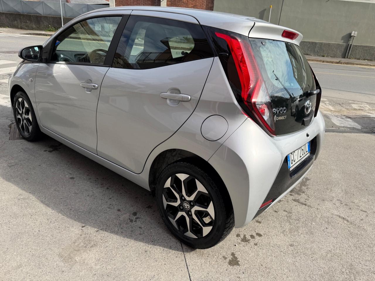 TOYOTA AYGO 1.0 NEOPATENTATI