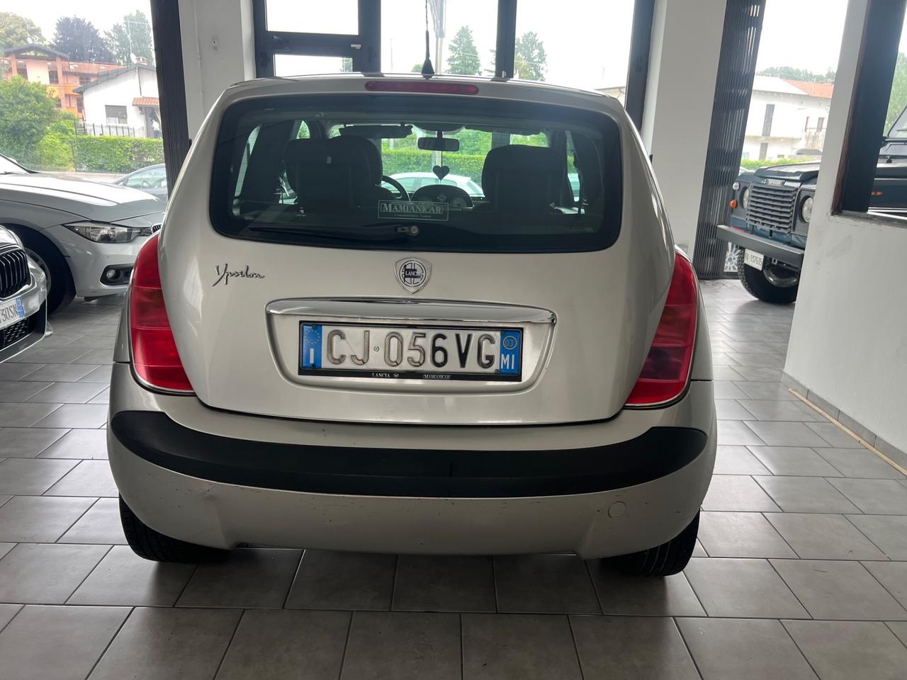Lancia Ypsilon 1.4 16V Argento