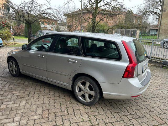 VOLVO V50 D2 POLAR