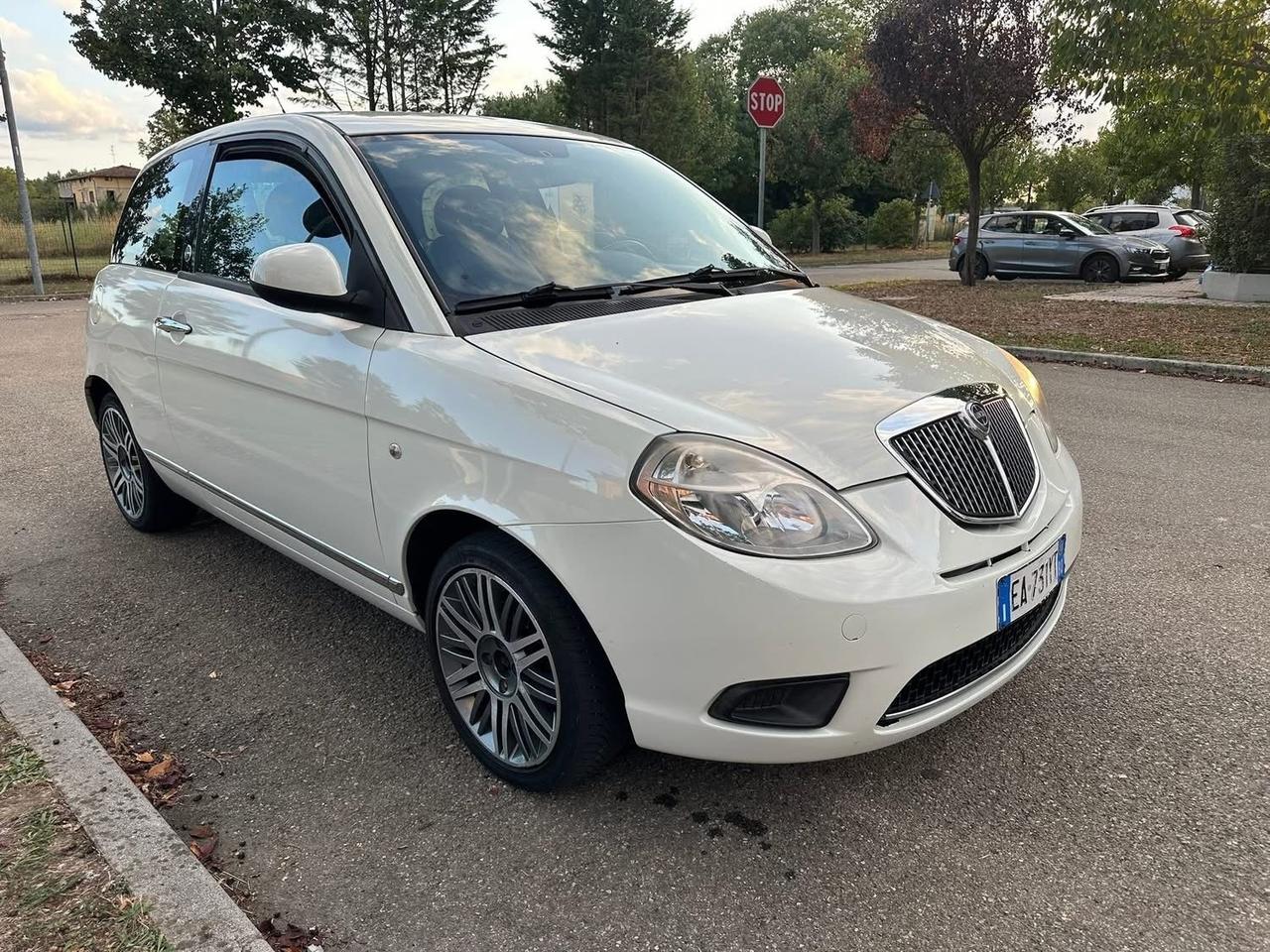 Lancia Ypsilon 1.4 New Oro Ecochic GPL