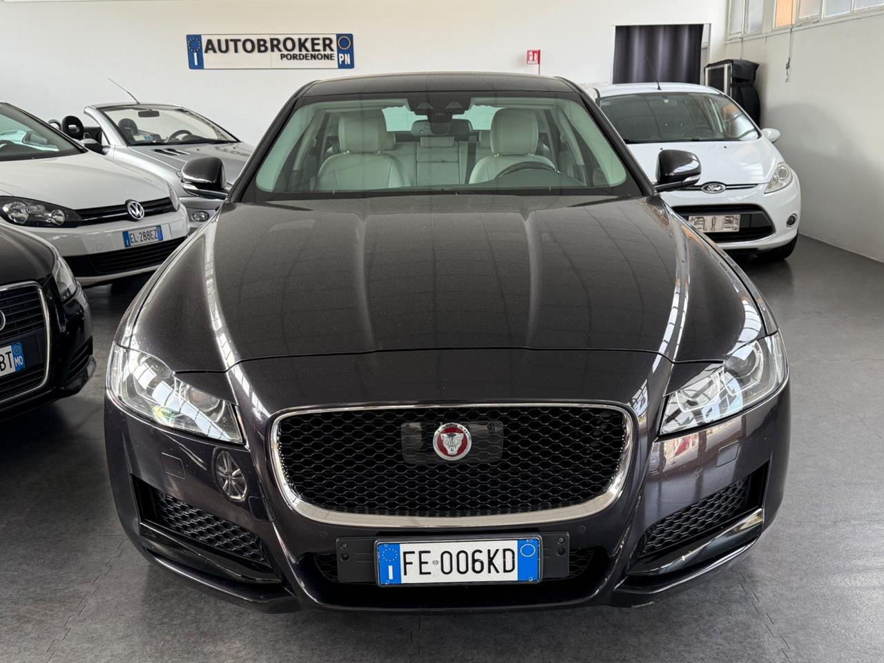 Jaguar XF 2.0 D 180 CV aut. Portfolio