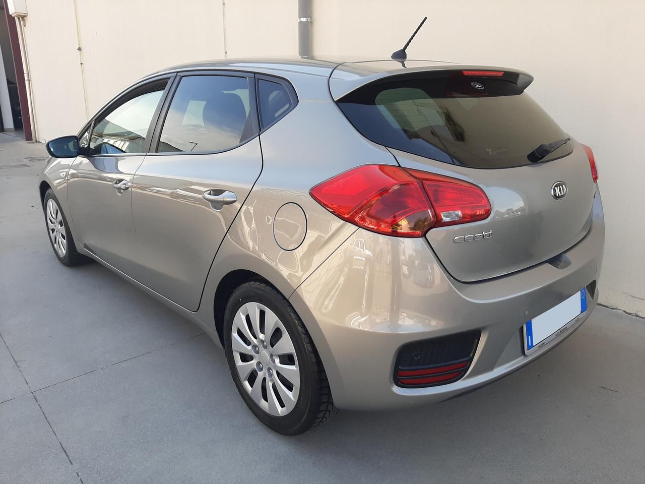 Kia Ceed cee'd 1.6 CRDi 110 CV 5p Active