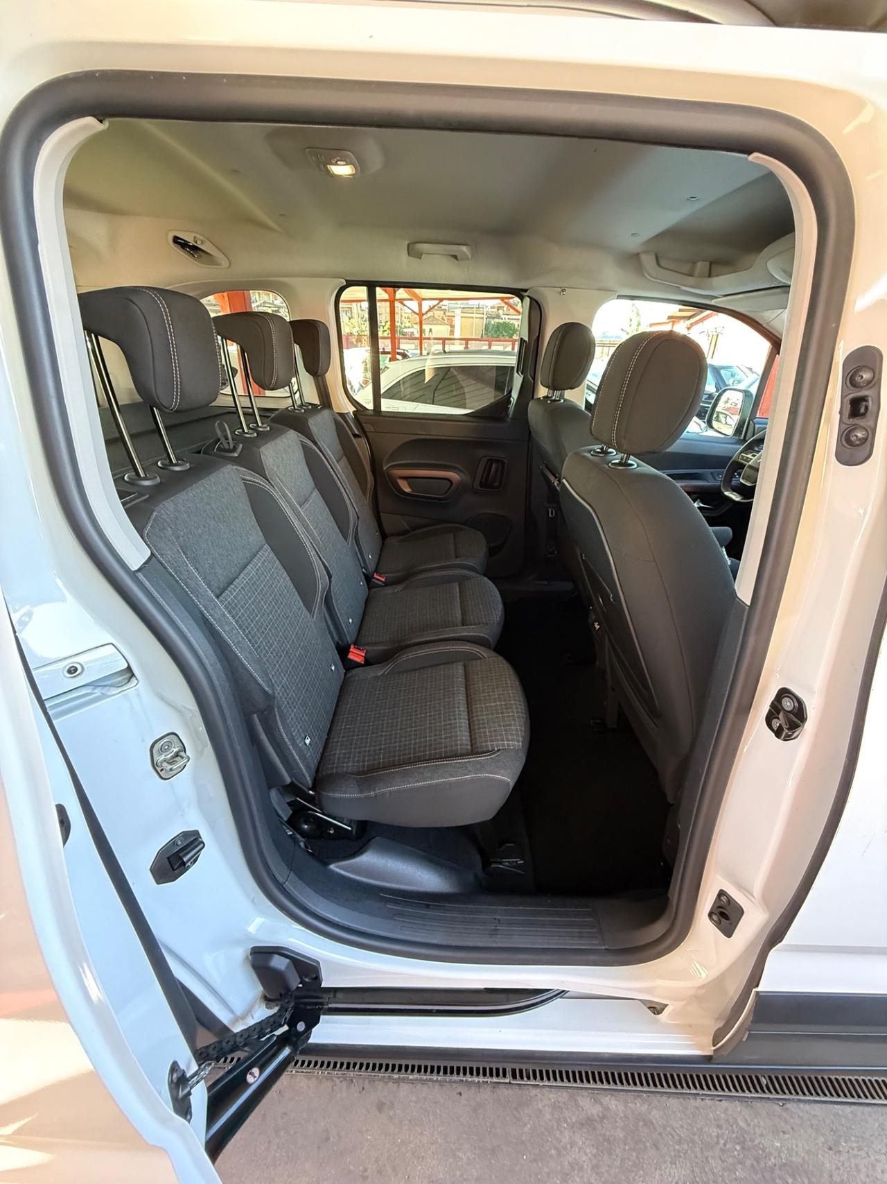 Peugeot Rifter 130- GT Line -automatica -unipro-rate