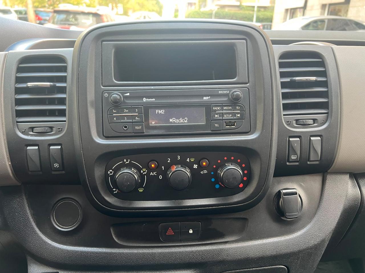 Renault Trafic T29 1.6 dCi 125CV 9 POSTI PL-TN