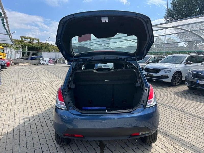 Lancia Ypsilon Ypsilon 1.0 FireFly 5 porte S&S Hybrid Silver Plus