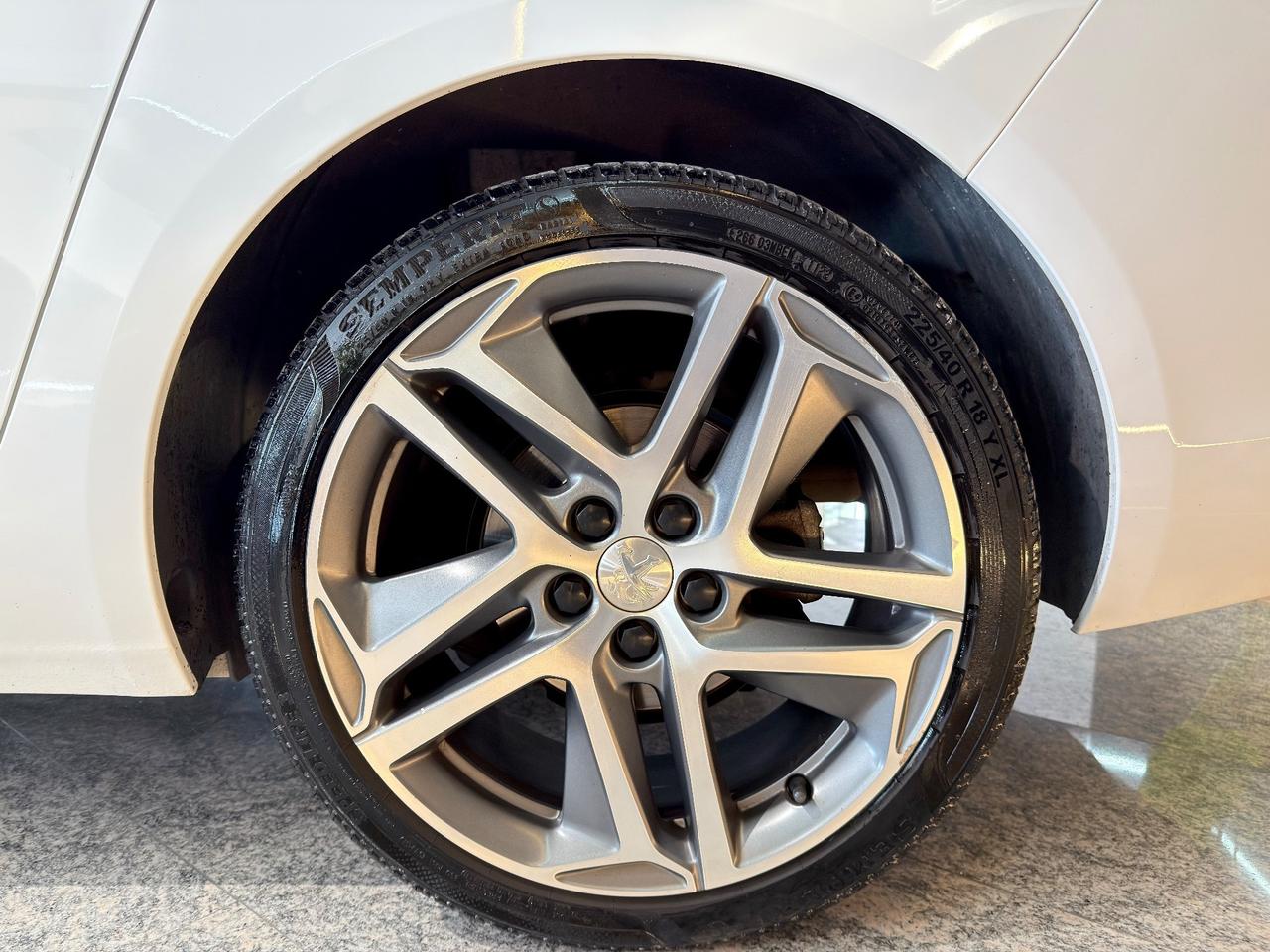 Peugeot 308 BlueHDi 120 S&S SW Allure