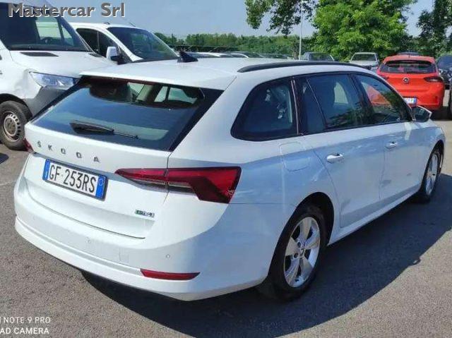 SKODA Octavia Octavia Wagon 1.0 e-tec Executive dsg -. GF253RS