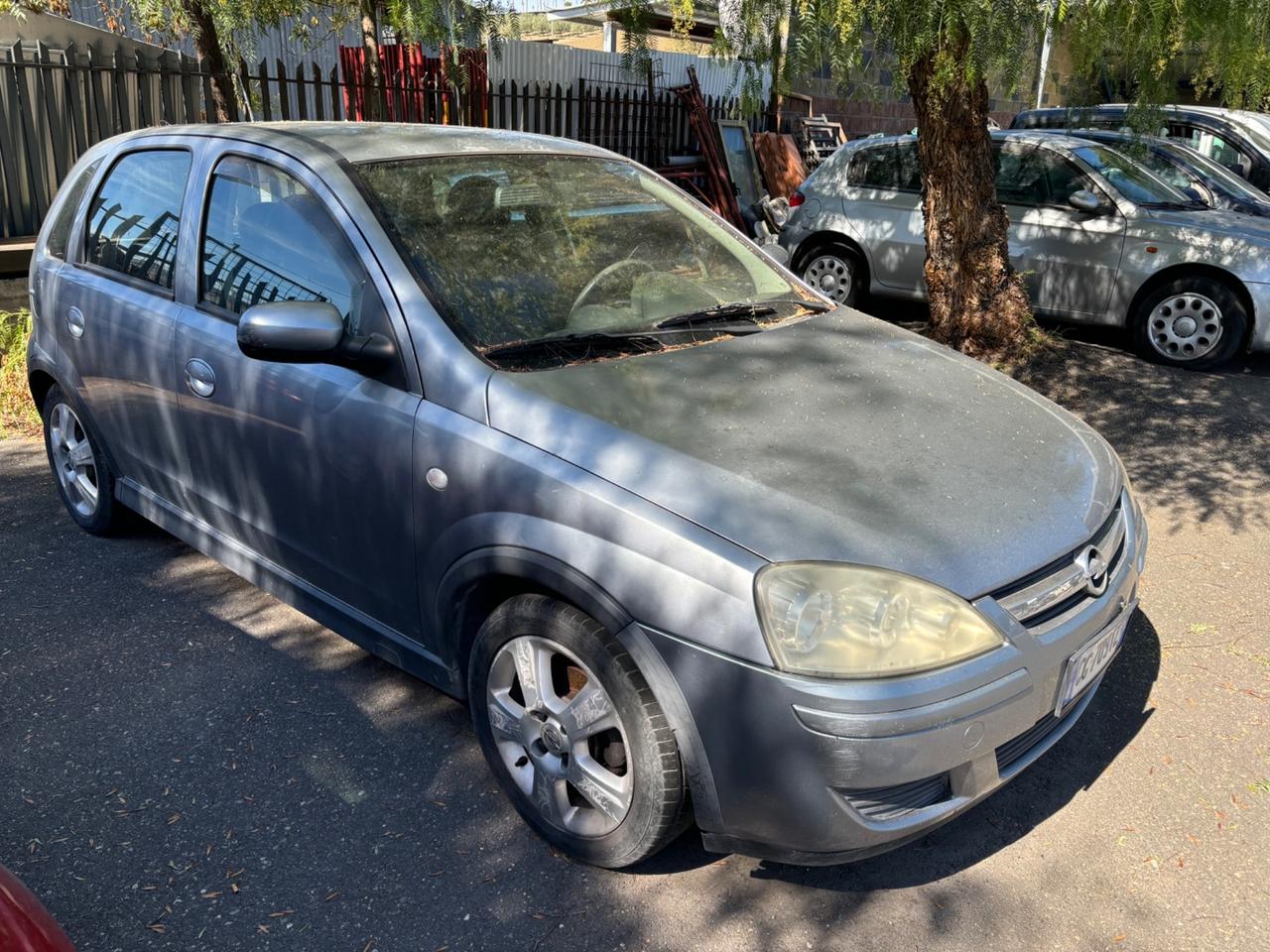 Opel Corsa 1.0i 12V cat 5 porte TomTom