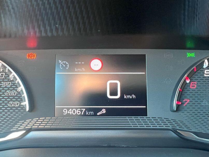 Peugeot 2008 BlueHDi 110 S&S Allure Pack