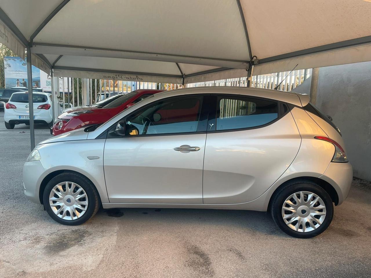 Lancia Ypsilon 0.9 TwinAir 85 CV 5 porte S&S Platinum