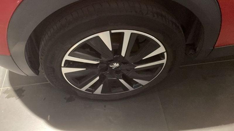 Peugeot 2008 motore elettrico 136 CV GT Pack