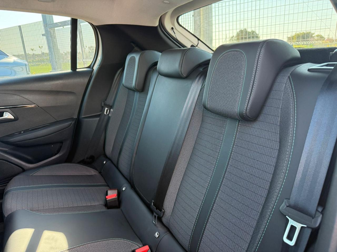 Peugeot 208 BlueHDi 100 Allure Pack