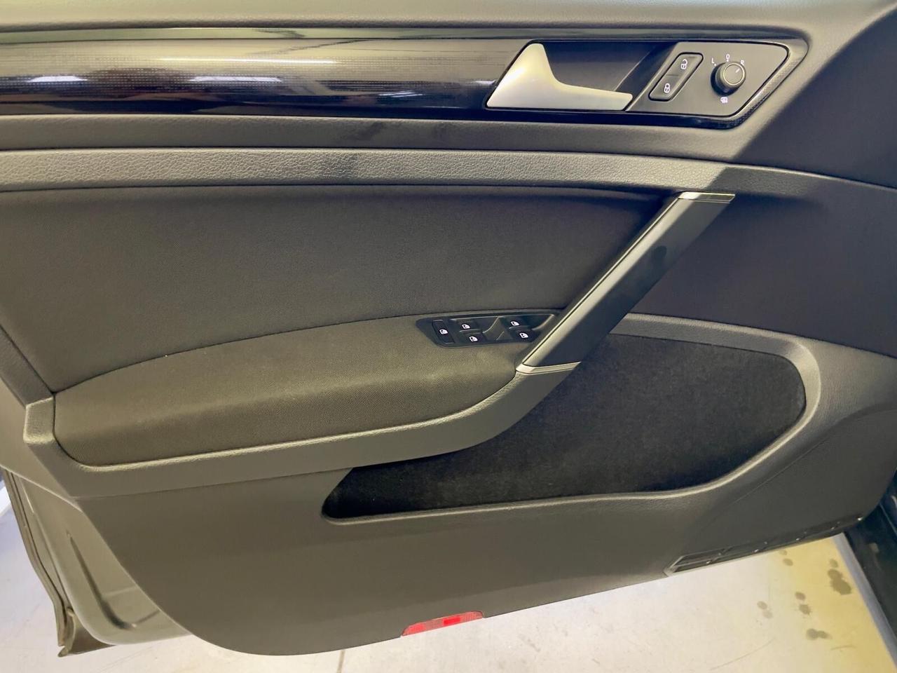 Volkswagen Golf 1.0 SOUND 110 CV