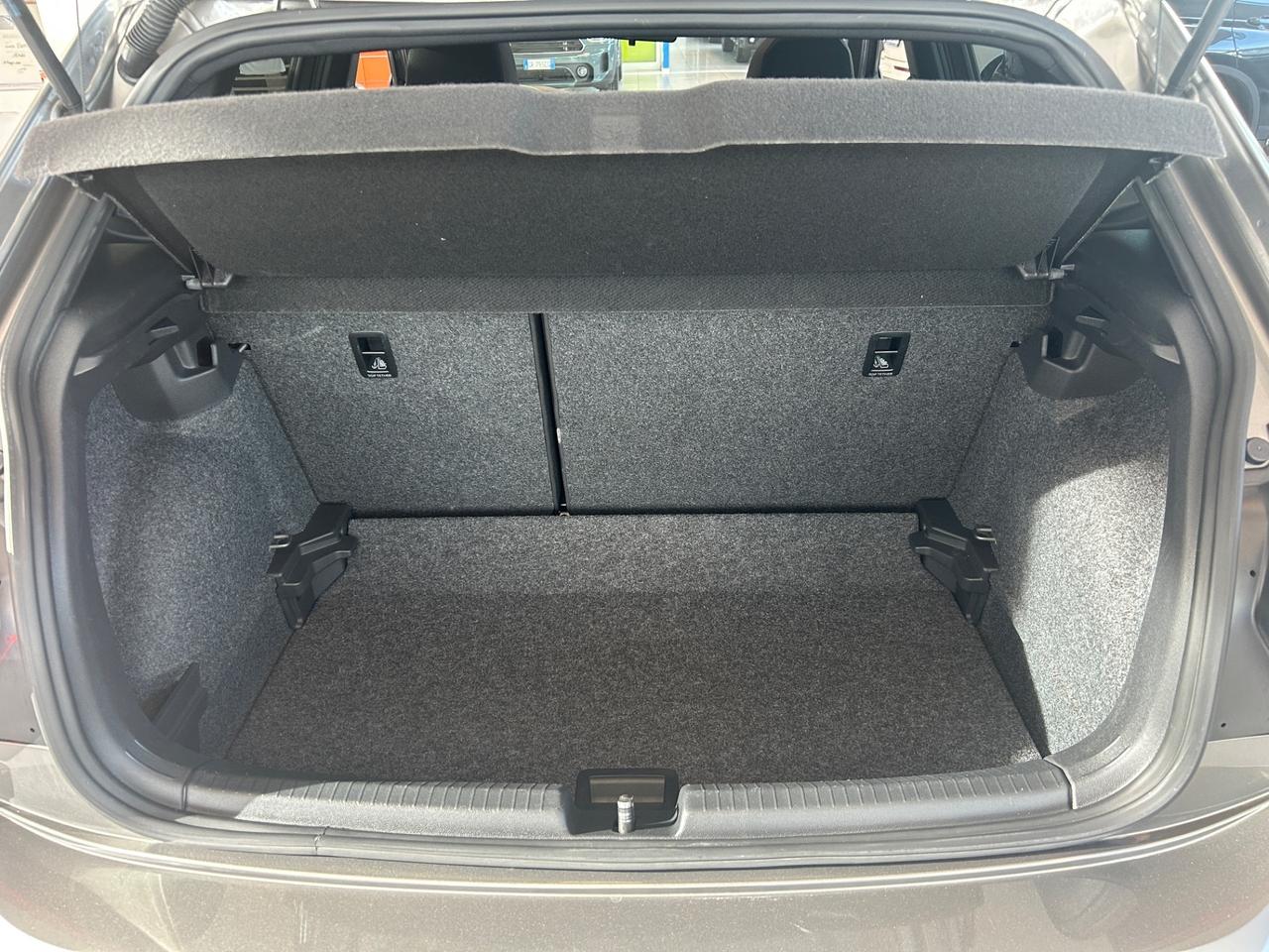 Volkswagen Polo 1.0 EVO 80 CV 5p. Sport BMT R-Line Neopatentati