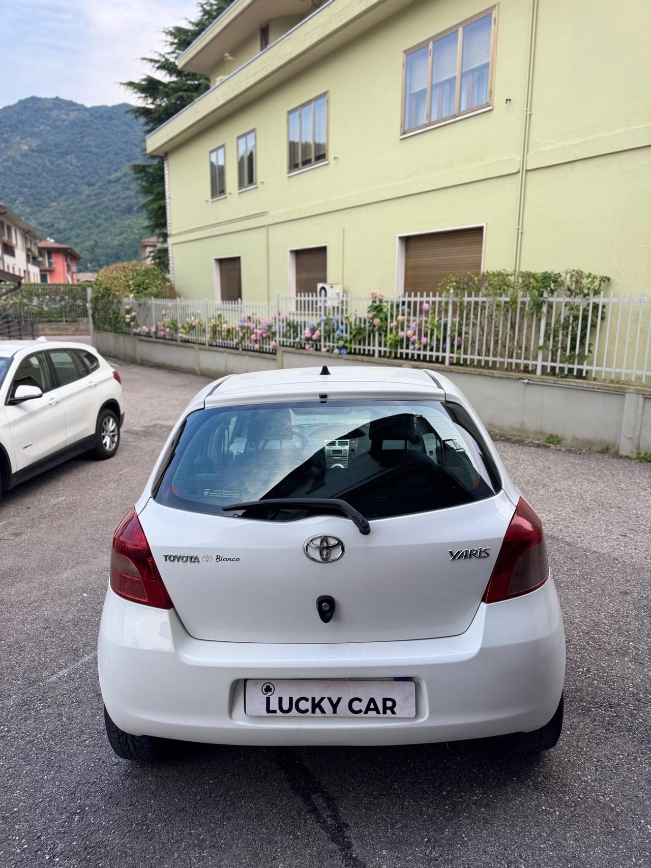 Toyota Yaris 1.0 5 porte