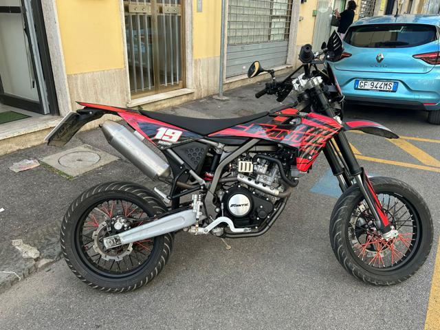FANTIC MOTOR 125 Motard Casa Casa