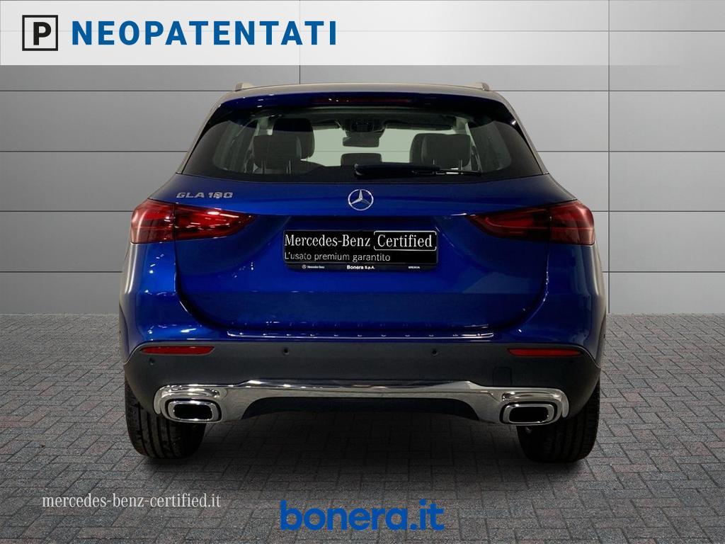 Mercedes GLA 180 180 Progressive Advanced Plus 7G-DCT