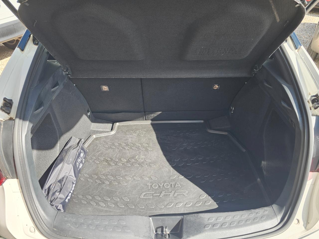 Toyota C-HR 1.8 Hybrid E-CVT Business