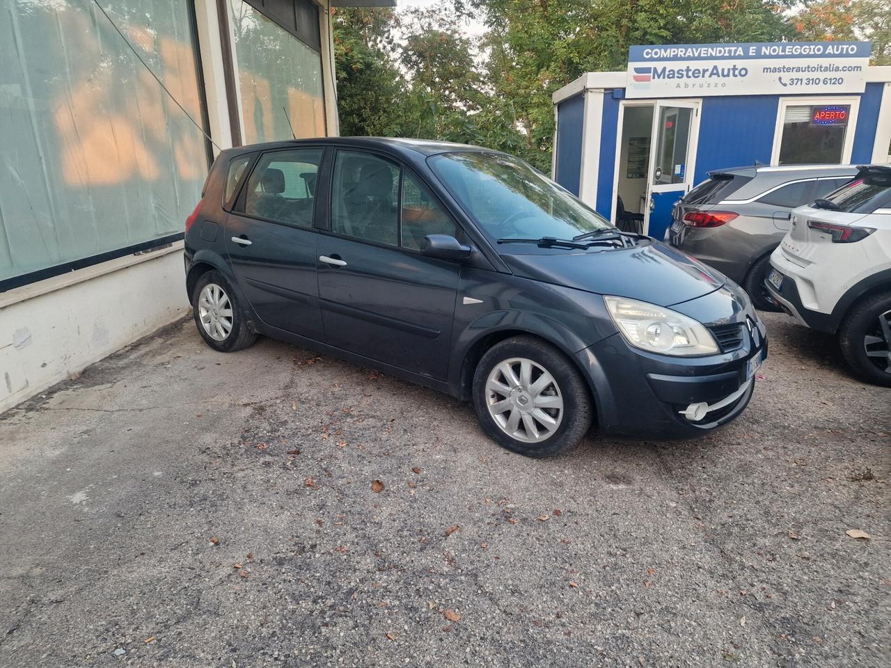 Renault Scenic Grand Scénic 1.9 dCi/130CV PlayStation Portable