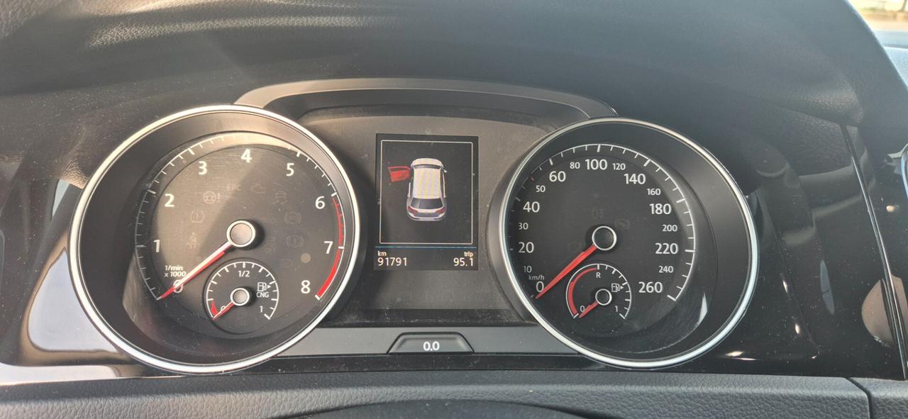 Volkswagen Golf 1.5 TGI DSG Executive LED PACK NEOPATENTATI