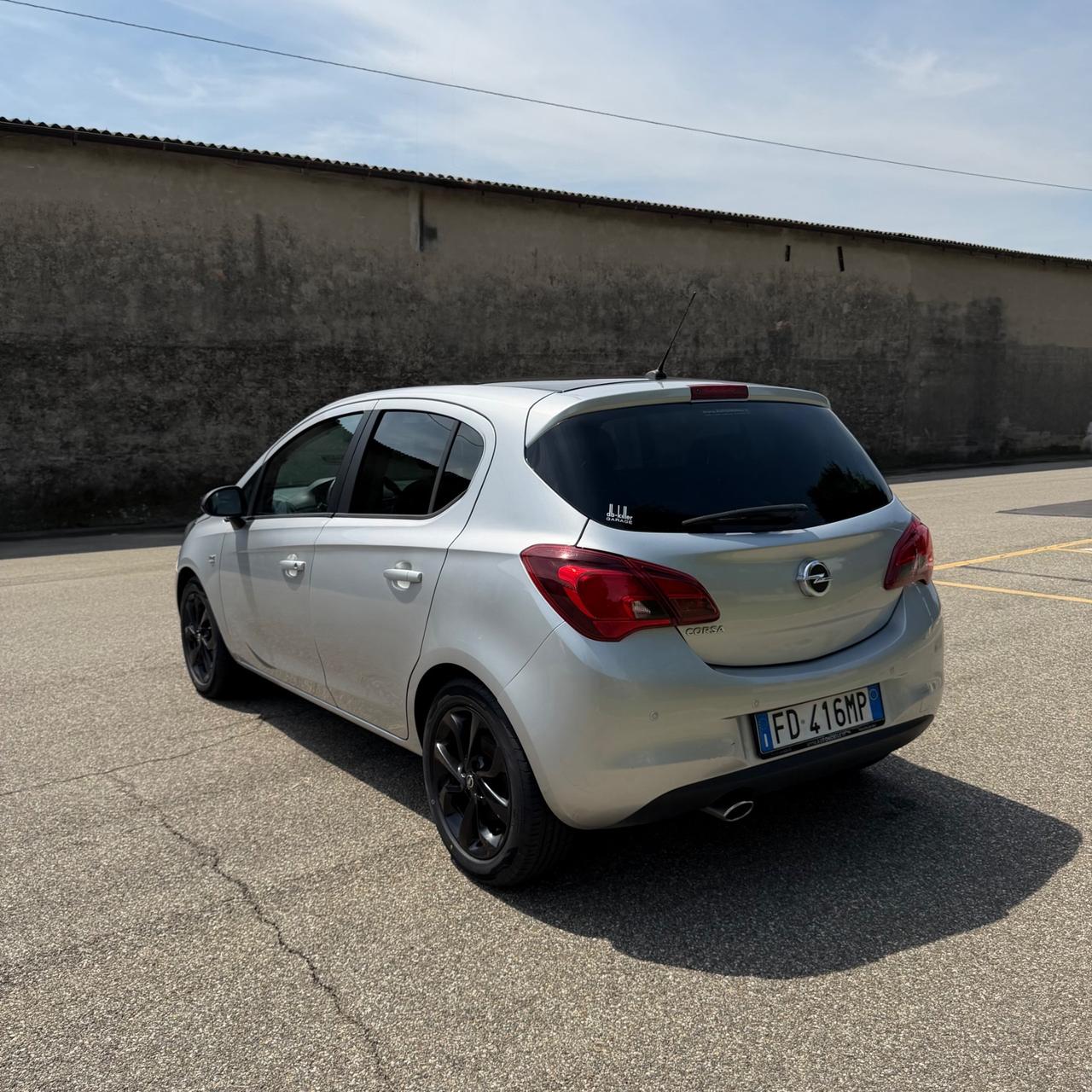 Opel Corsa 1.2 5 porte b-Color