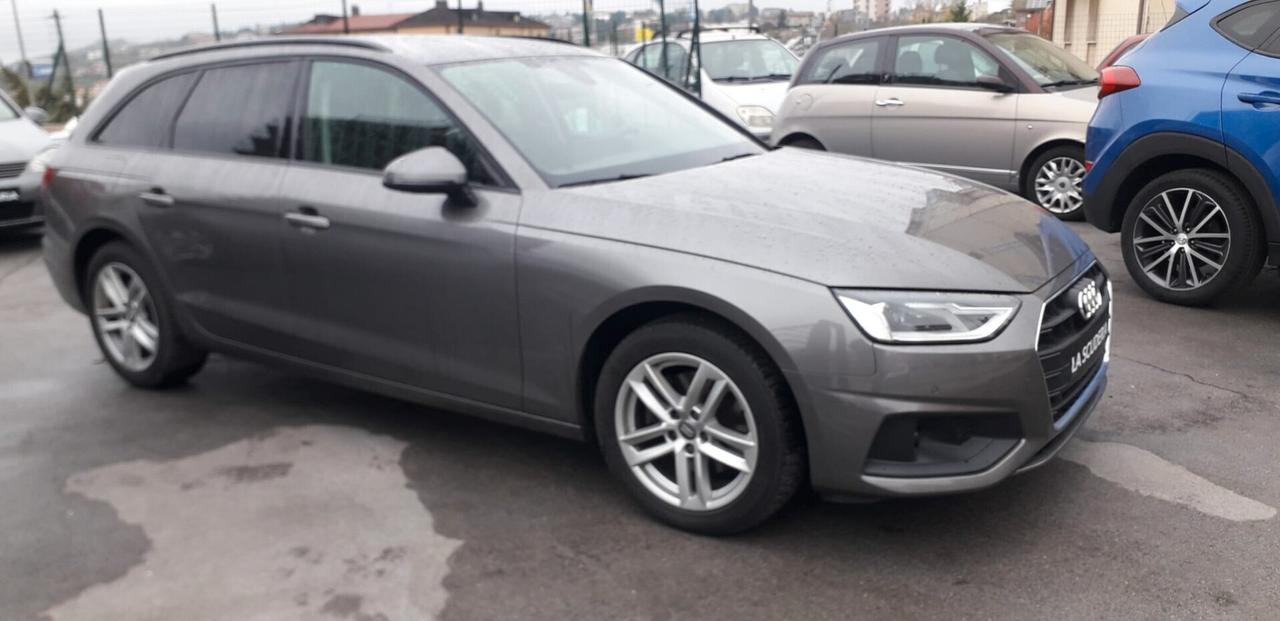 Audi A4 Avant 35 TDI/163 CV S tronic Business Advanced