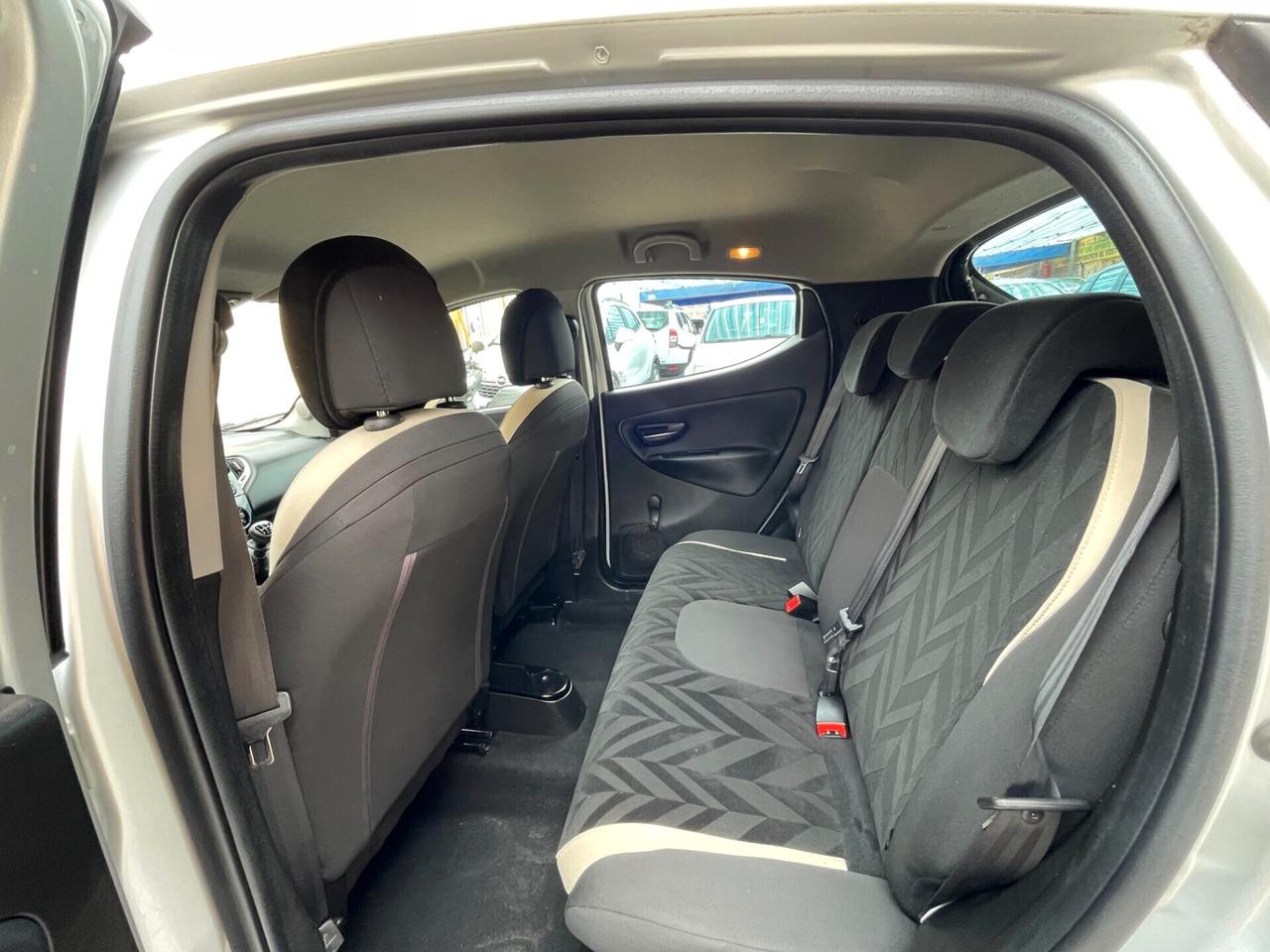 Lancia Ypsilon 1.2 69 CV 5 porte Gold