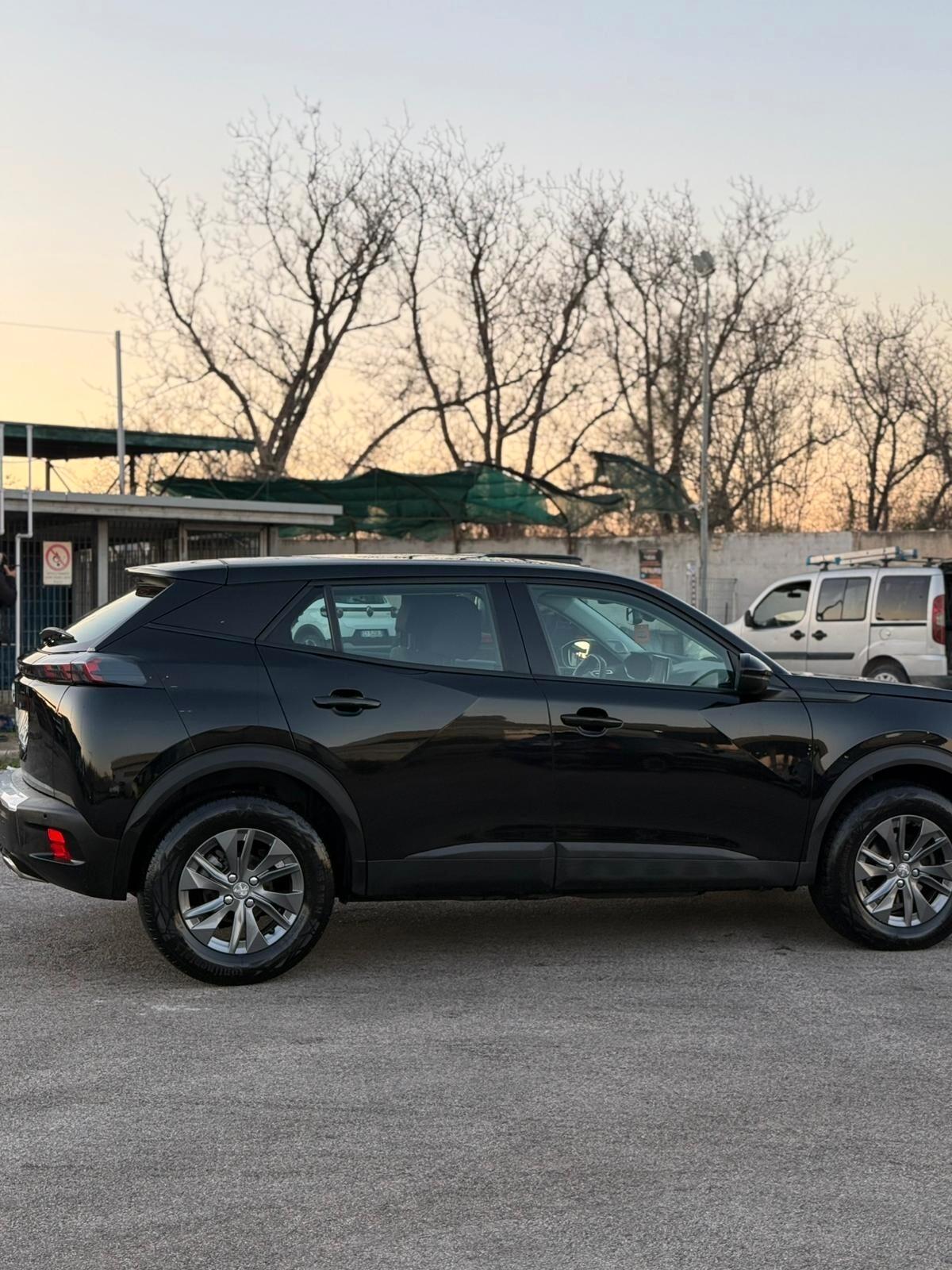 Peugeot 2008 EAT8 allure gt automatica iva esposta