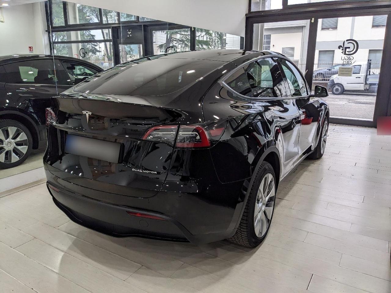Tesla Model Y 440 cv Long Range Dual Motor Tetto Cruise adattivo