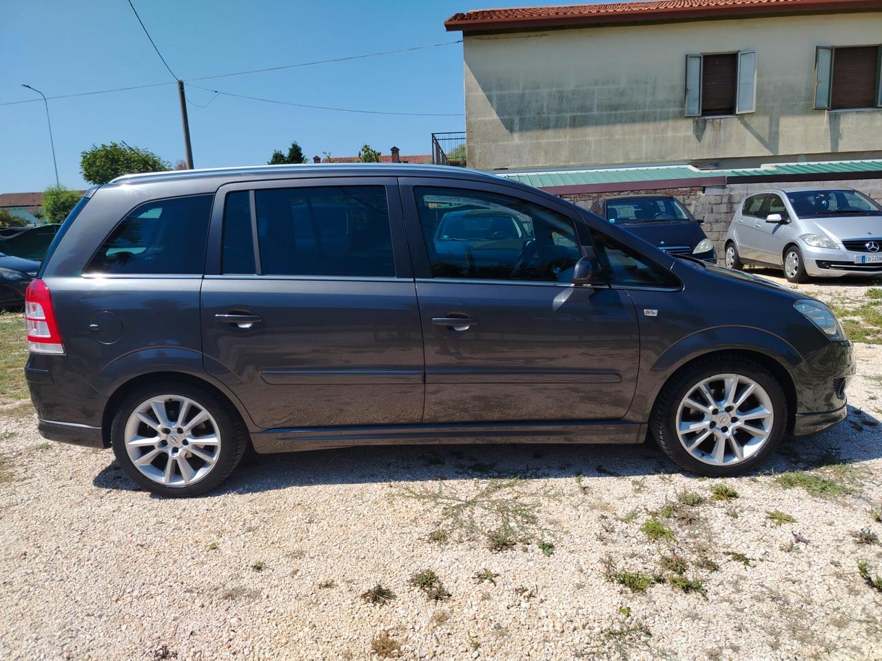 Opel Zafira 1.8 16V VVT Easytronic Cosmo