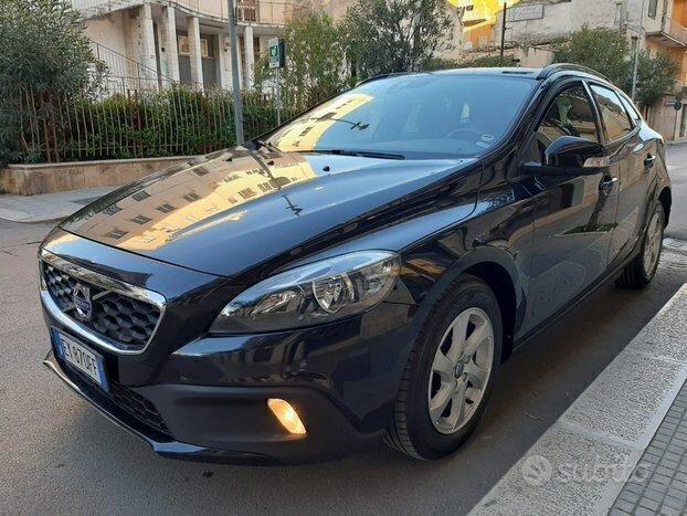 VOLVO V40 Cross Country D2 1.6 MOMENTUM DIESEL