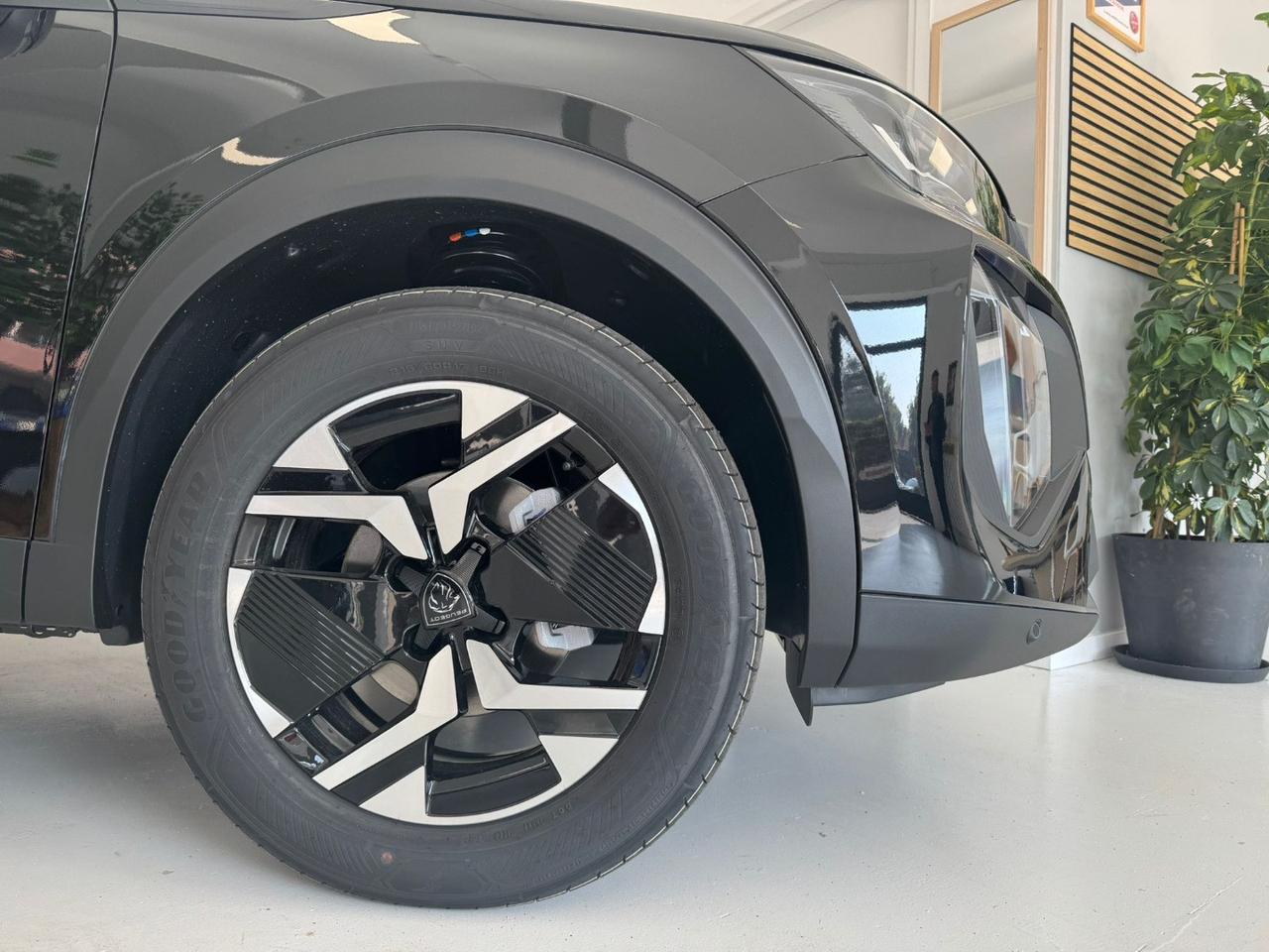 PEUGEOT 2008 PureTech 100 S&S Allure