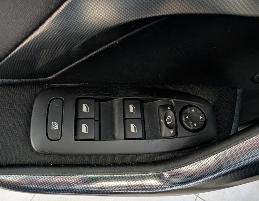 PEUGEOT 2008 1° serie - PureTech 82 Allure